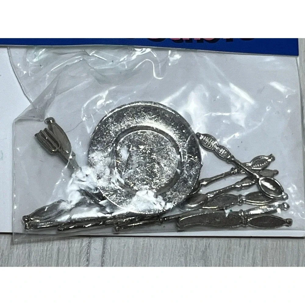 Joshua's Lifestyle Collectibles dollhouse miniatures silver tone utensils plates